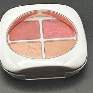 Peach & Coral 4-Shade Eyeshadow Palette - Women Makeup
